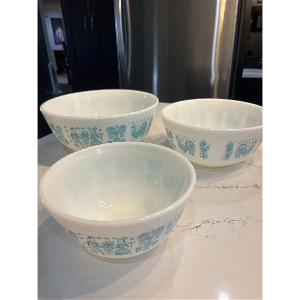 Pyrex Amish Butterprint Nesting Mixing Bowl Set 3 Piece Turquoise 4,2.5, 1.5 qt